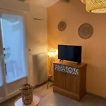 5 Personnes Piscine Pinede Et شقة *