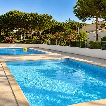5 Personnes Piscine Pinede Et * 아그