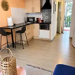 5 Personnes Piscine Pinede Et Apartamento Agde