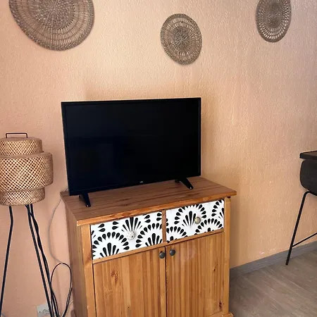 5 Personnes Piscine Pinède Et Appartement