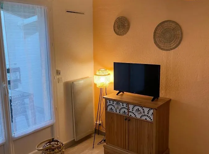 5 Personnes Piscine Pinede Et Apartament *